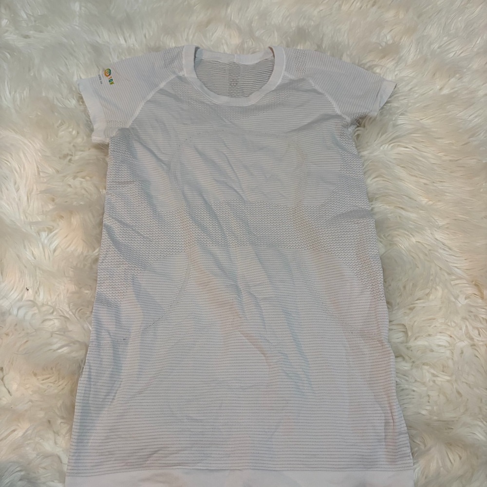 Lululemon Swifty‎ tech white short sleeve shirt size 6 Edmonton 10k